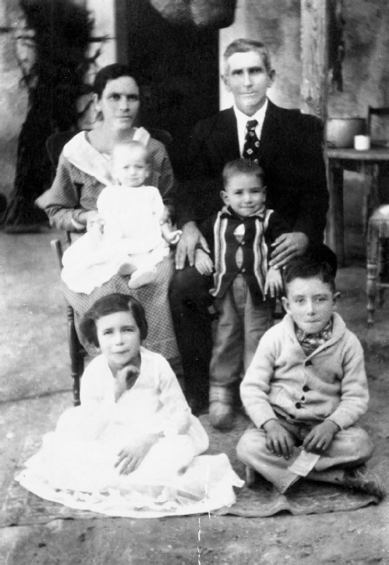 1932_d2001_BisabuelosGarciaChico.jpg