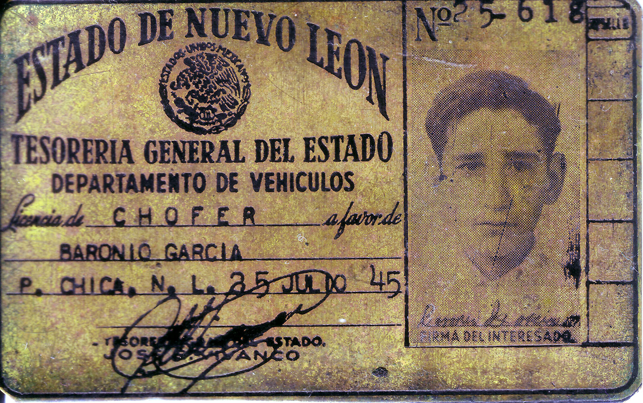 1945-07-35_d2009_LicAbuelito.jpg