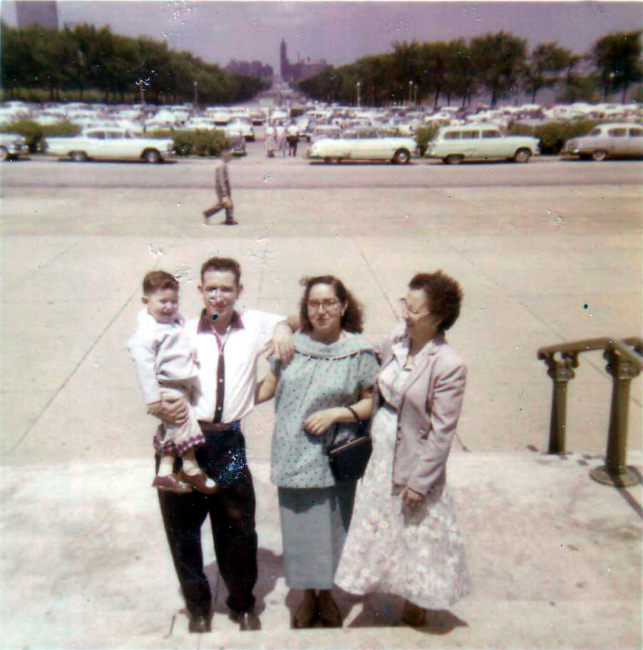 1958-06_d2009_ChicagoTinoEmbarazada.jpg