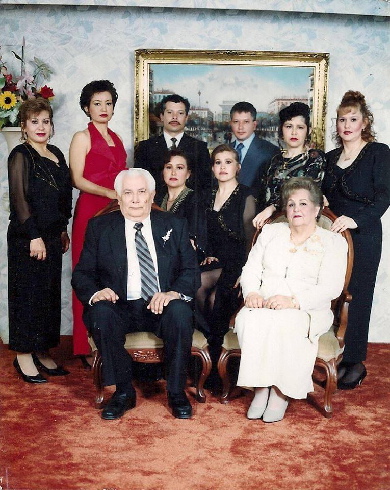 1996-02_BodaOro-Rodrigo-AntoniaTrevino-Elena-MinervaTrevinoCasas-JuanAntonio-Rodrigo-Alicia-MariaHildaTrevinoCasas-Leticia-MirthalaTrevinoCasas.10704160_10152819463394190_7868808332807989392_n.jpg
